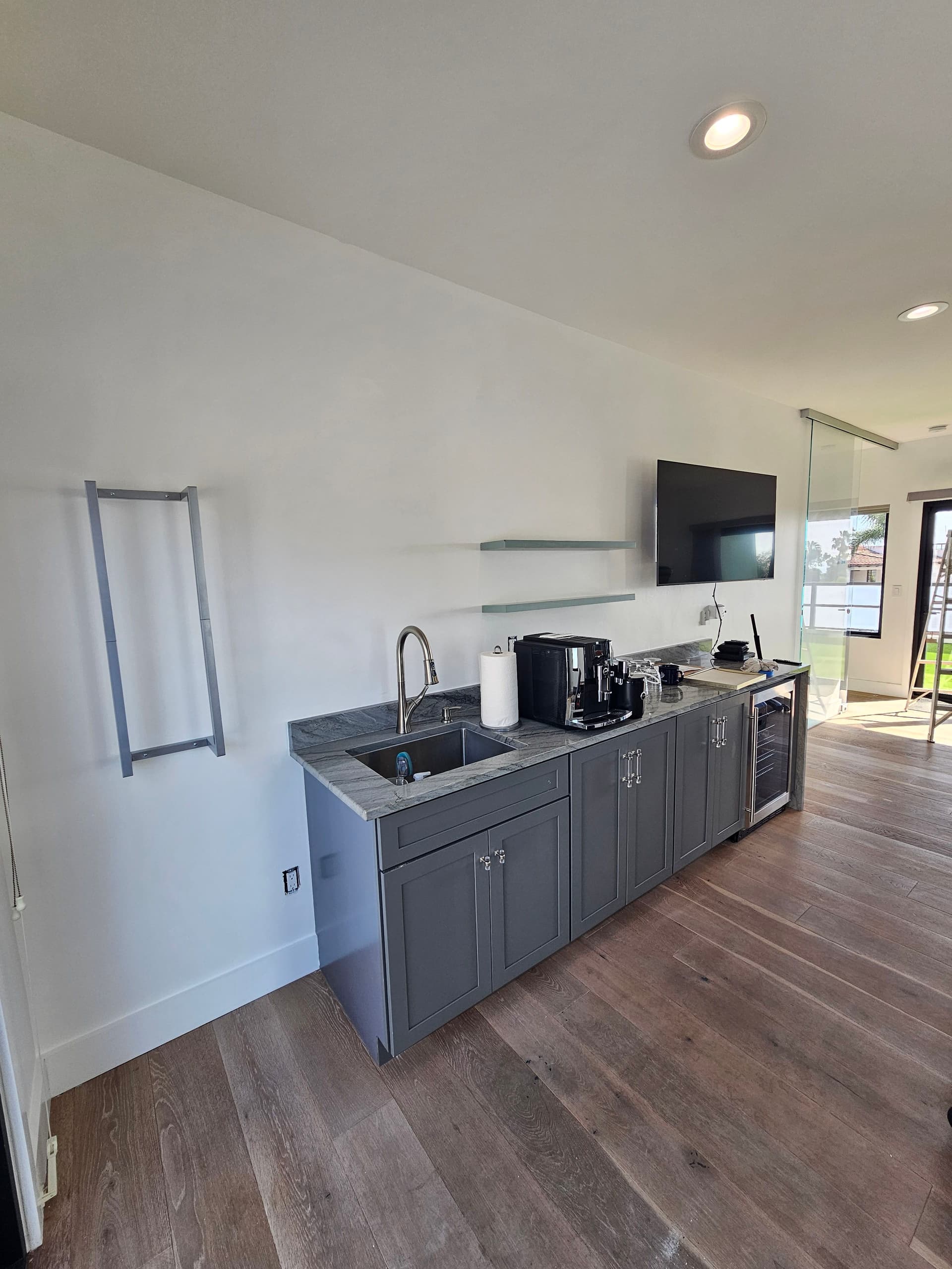 Gallery photos for Clean Lines and Crisp Finishes at a La Jolla Home: Image #5