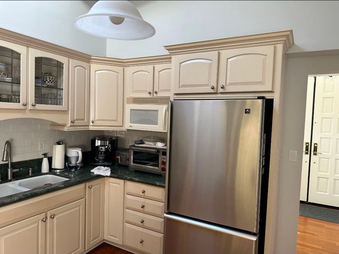 Gallery photos for La Jolla Cabinet Makeover with Pure White Elegance: Image #2