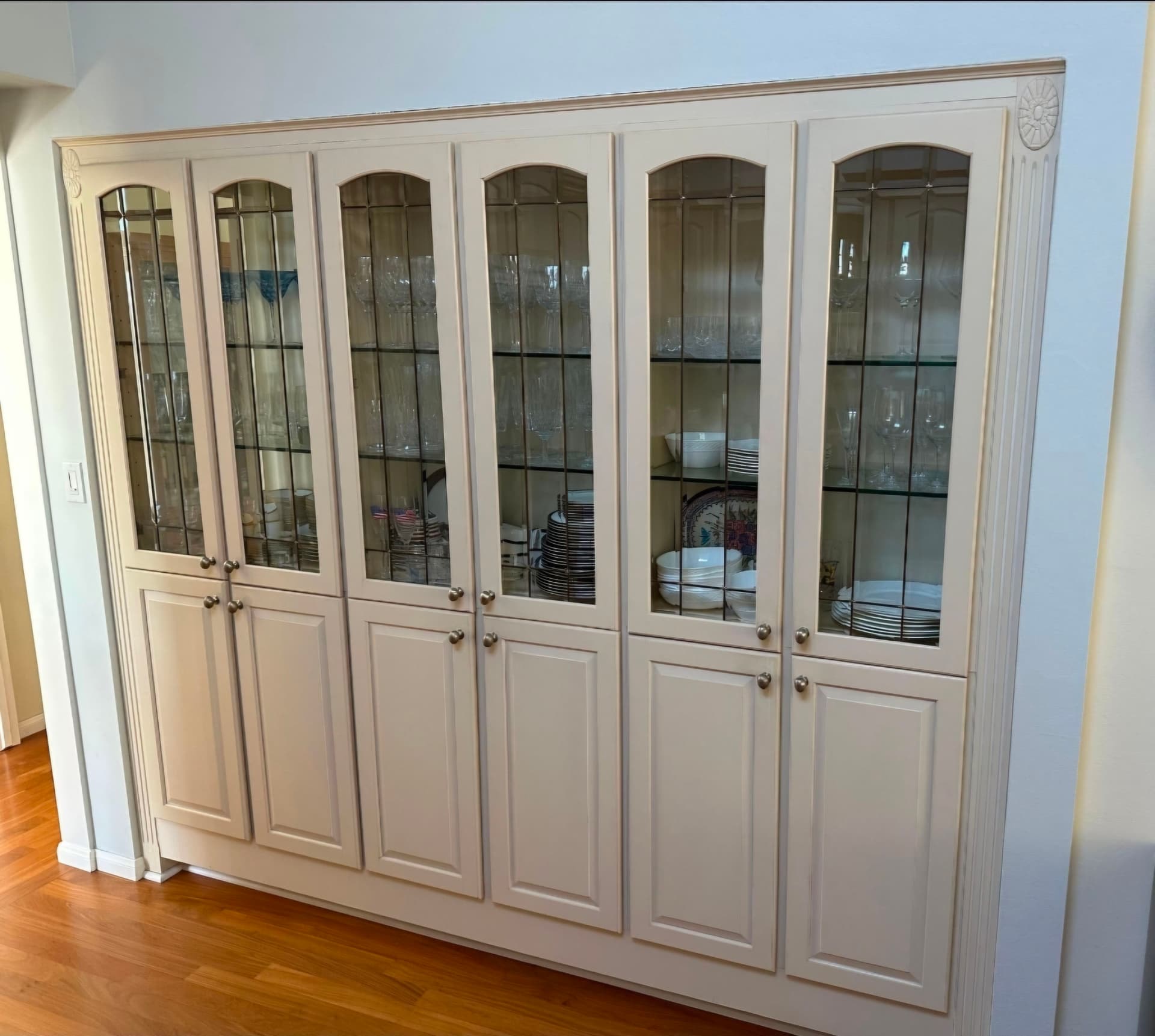 Gallery photos for La Jolla Cabinet Makeover with Pure White Elegance: Image #3