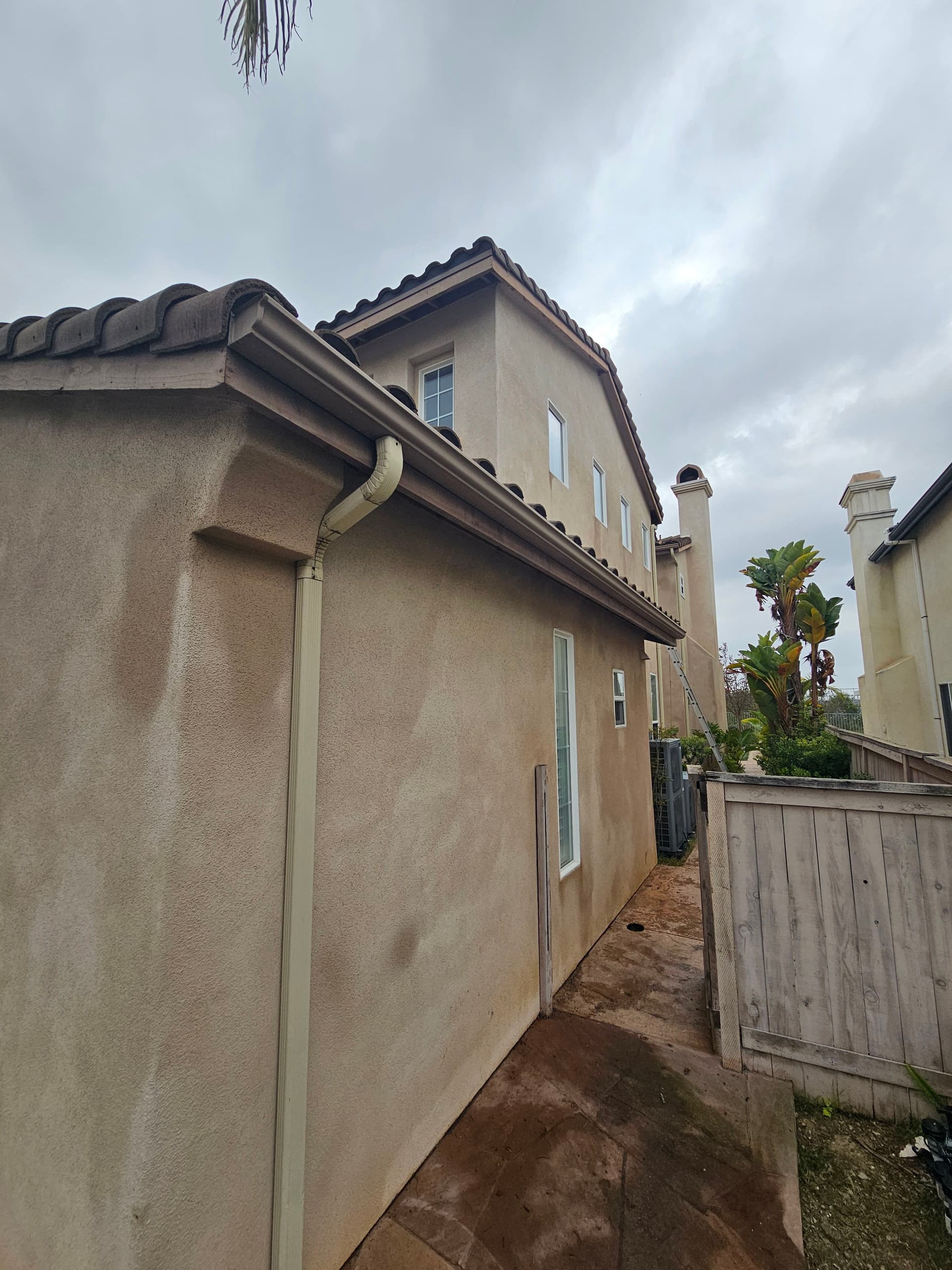 Gallery photos for Carmel Valley Stucco Home Gets a Bold Modern Exterior Repaint: Image #6